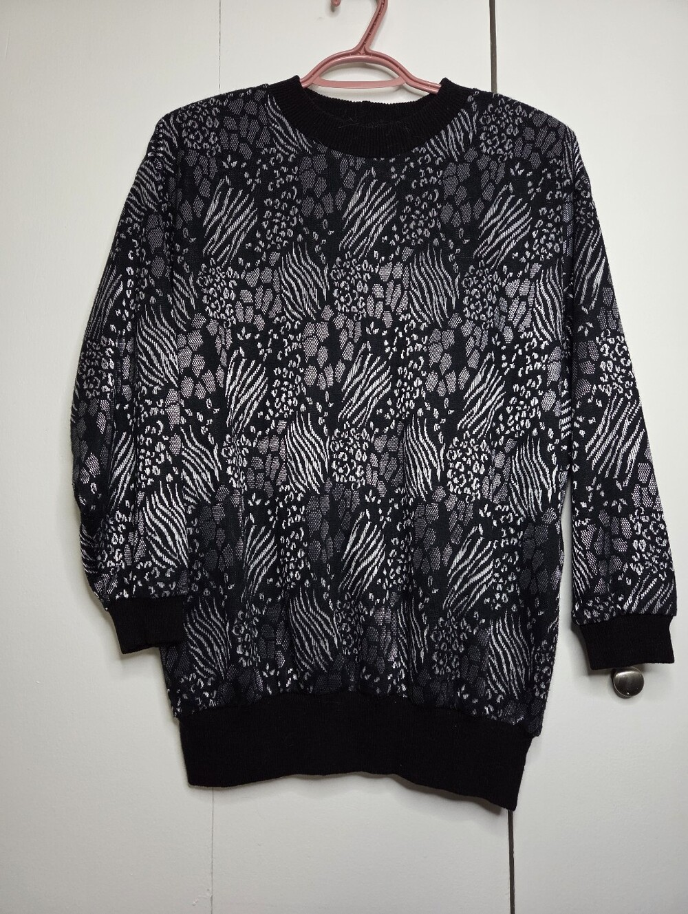 Roxie Women's L Black with Silver Pattern Crewneck Sweater with Shoulder Pads